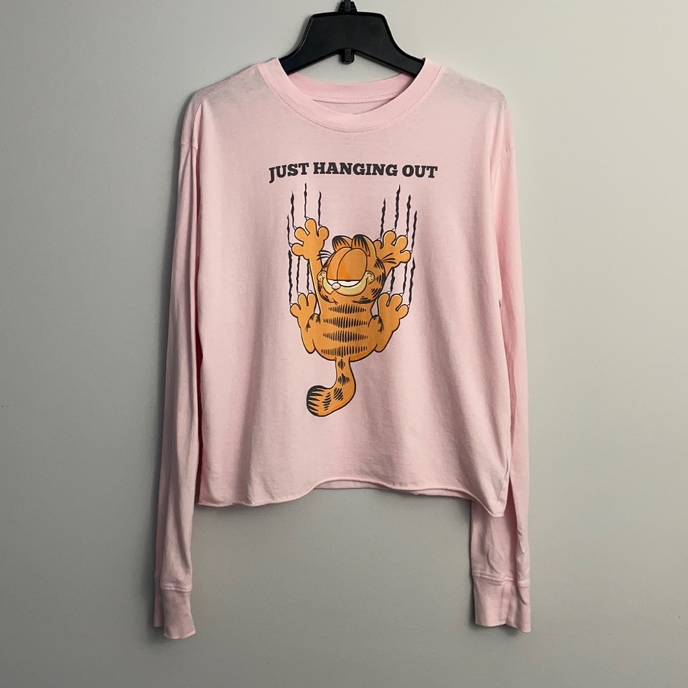 Garfield 100% cotton Just Hanging Out Long sleeve pink Graphic T Size XS…